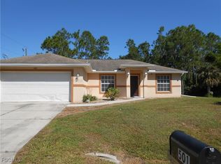 501 E 10th St, Lehigh Acres, FL 33972