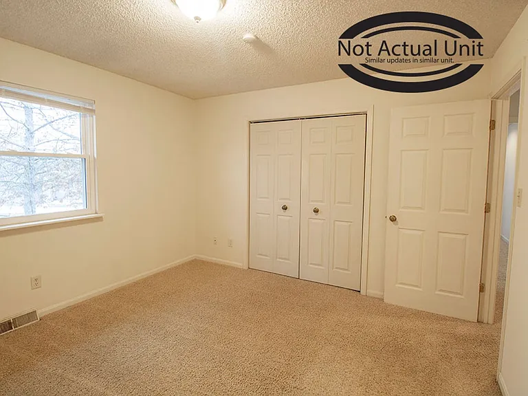 1904 Mirtle Grove Ct — Photo 14