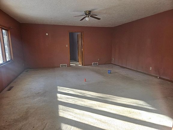 3rd image of 829 New St