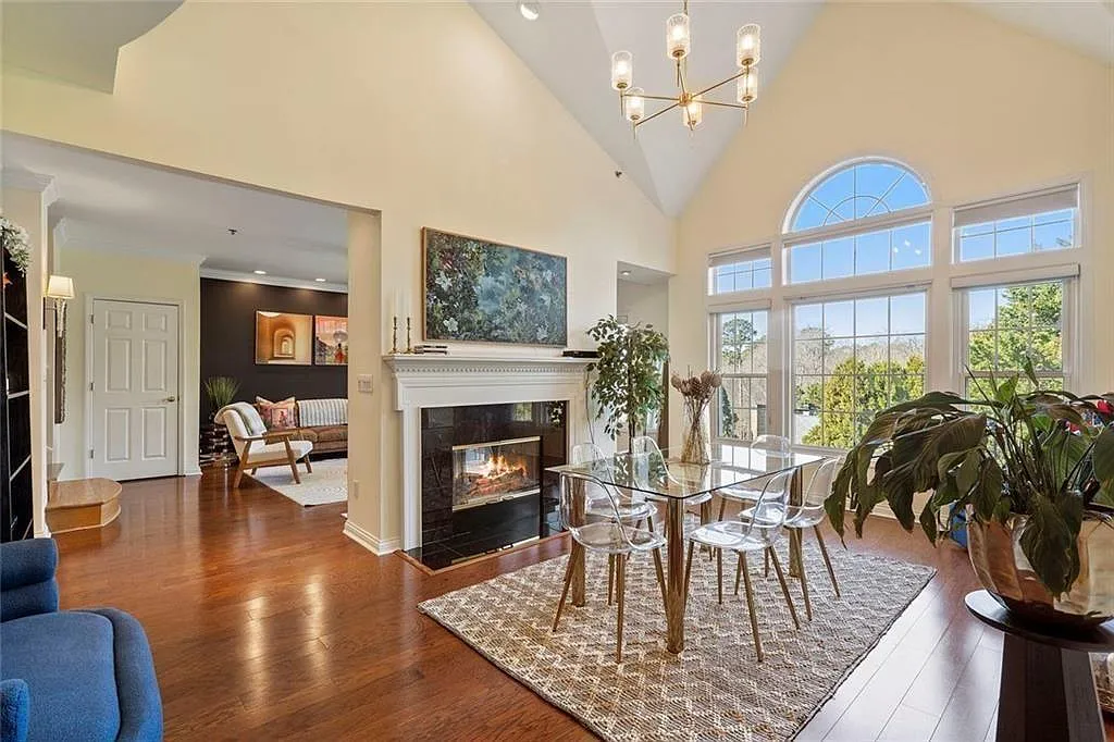 3 bed, 2.5 bath, 2200 sqft, $6,000 — Photo 4