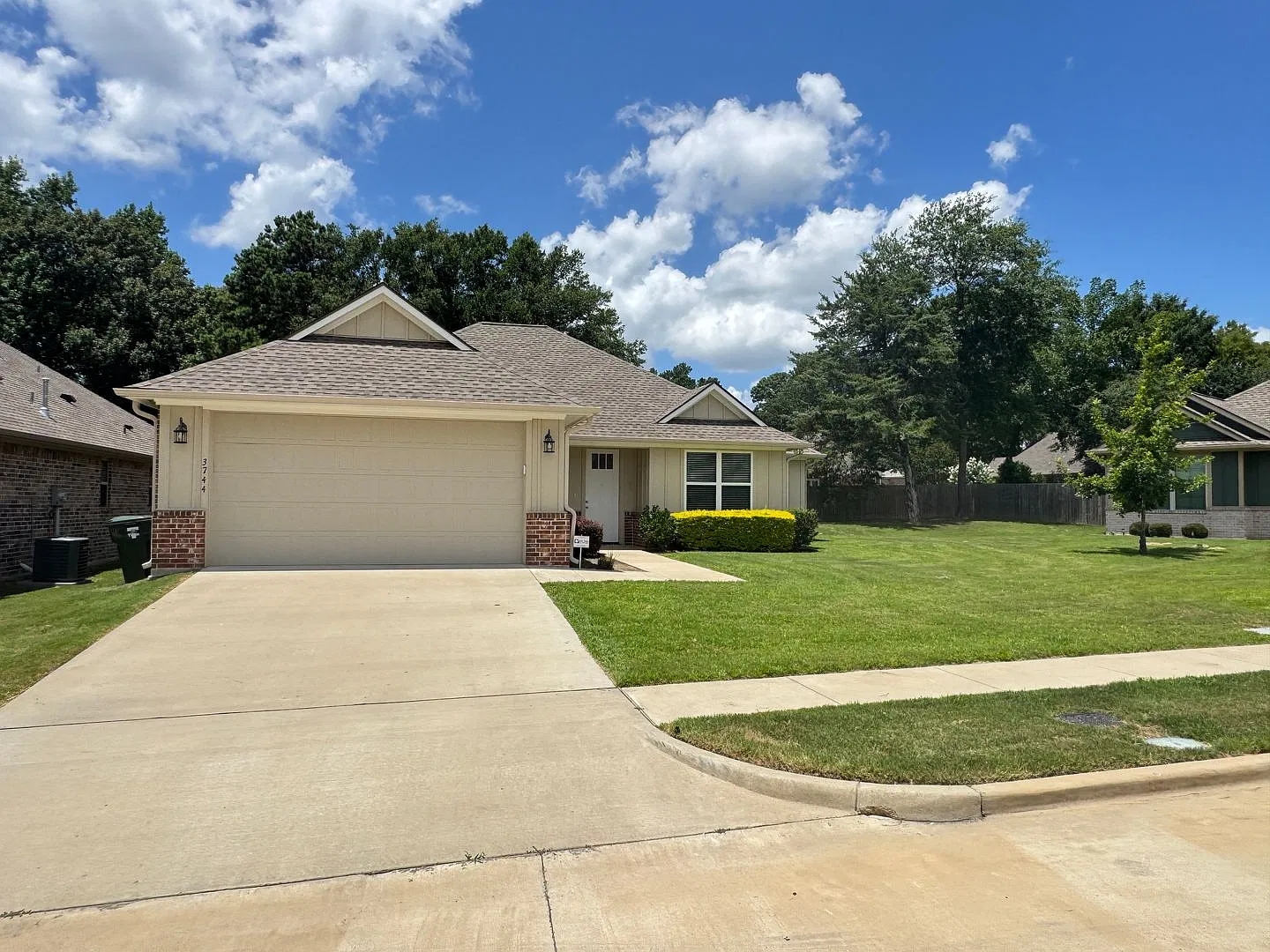 Cottage Park Circle — Photo 3