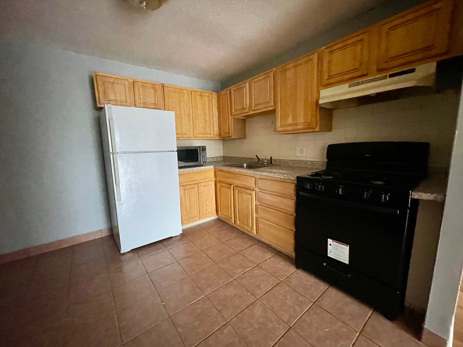 130 Mammoth Rd — Photo 4