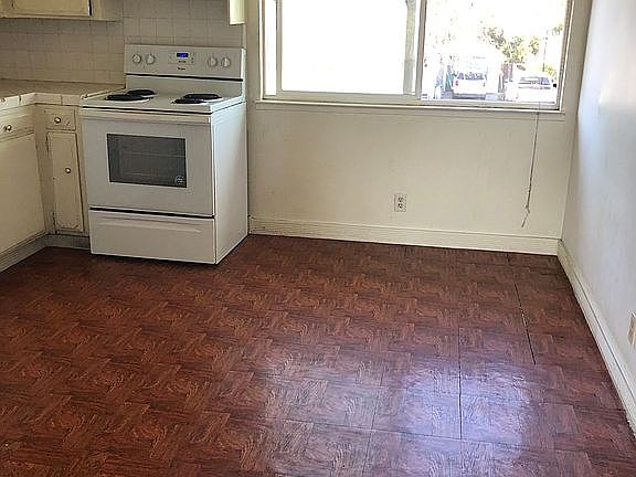 4th image of 2420 Oxford Way #H48