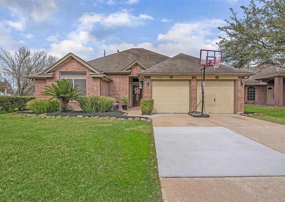 1st image of 11422 Yorkshire Oaks Dr
