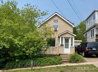 213 N 5th St, Marquette, MI 49855