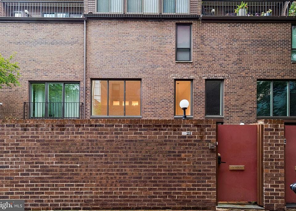 1st image of 25 Saint James Ct #41