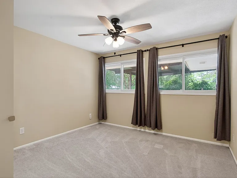 4202 Indian Creek Ct — Photo 27