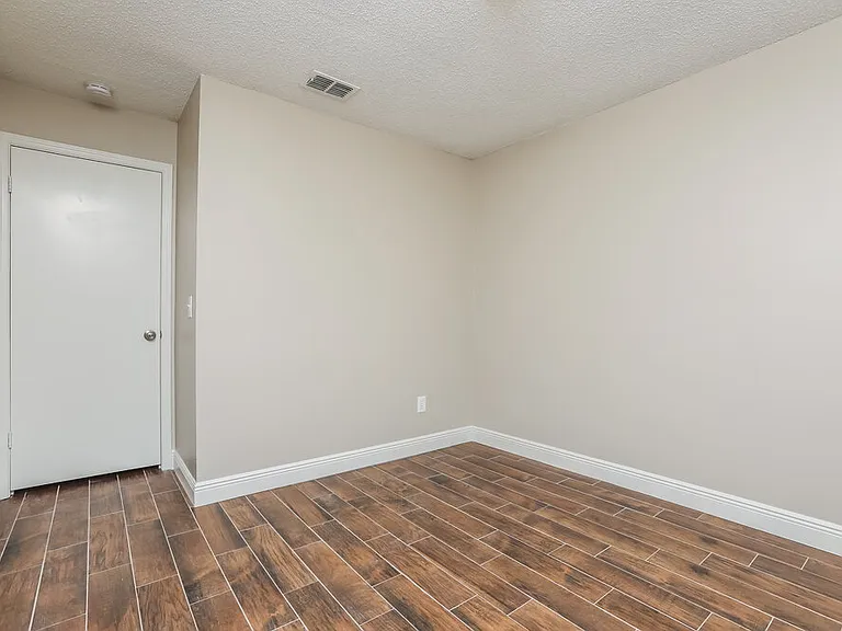 929 Old Mail Ln — Photo 12