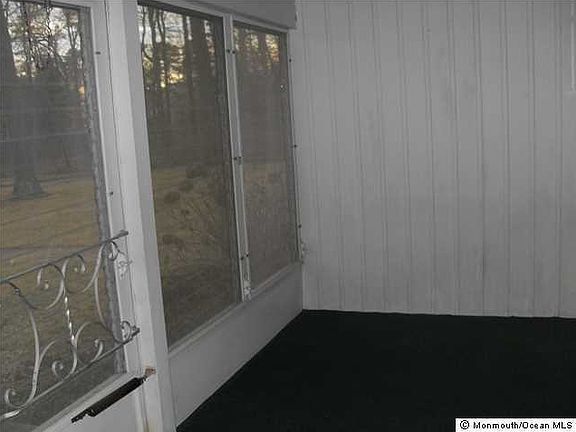 5th image of 498 Thornbury Court #B