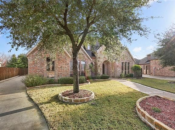 2nd image of 2365 Lake Forest Dr