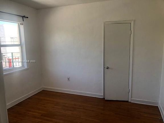 3rd image of 736 13th St APT 202