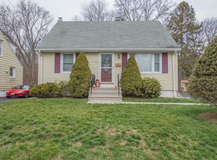 6 Walnut St, Bloomingdale, NJ 07403