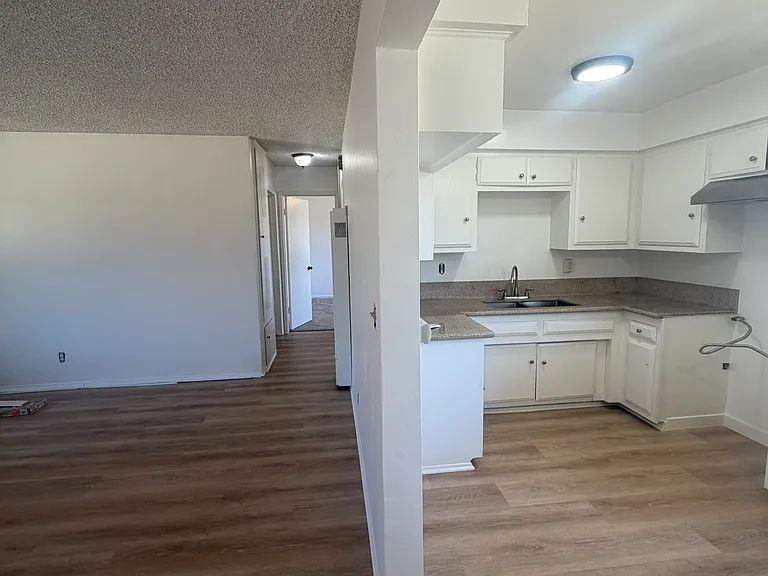 833 Bonita Ave — Photo 8