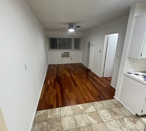5th image of 1712 N Kingsley Dr #213