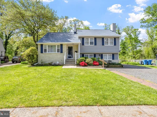 313 S Woodstock Dr, Cherry Hill, NJ 08034