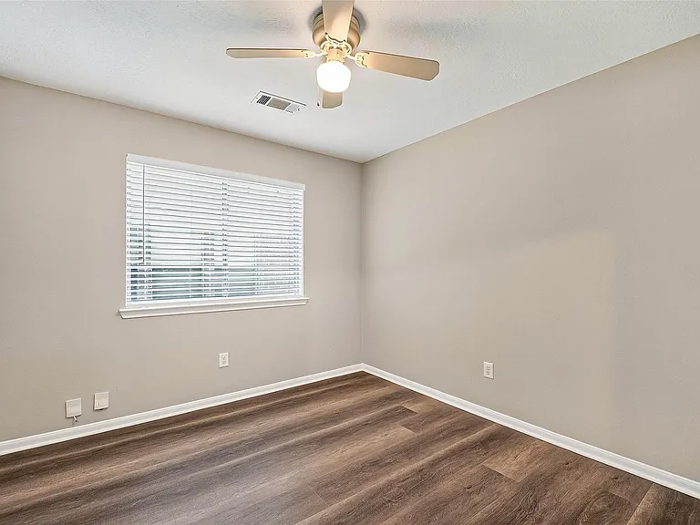 2902 Burgess Hill Ct — Photo 35