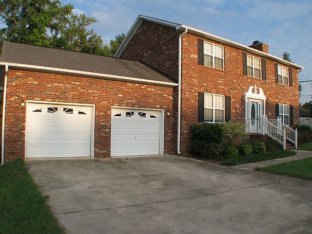 1st image of 100 Camden Woods Dr