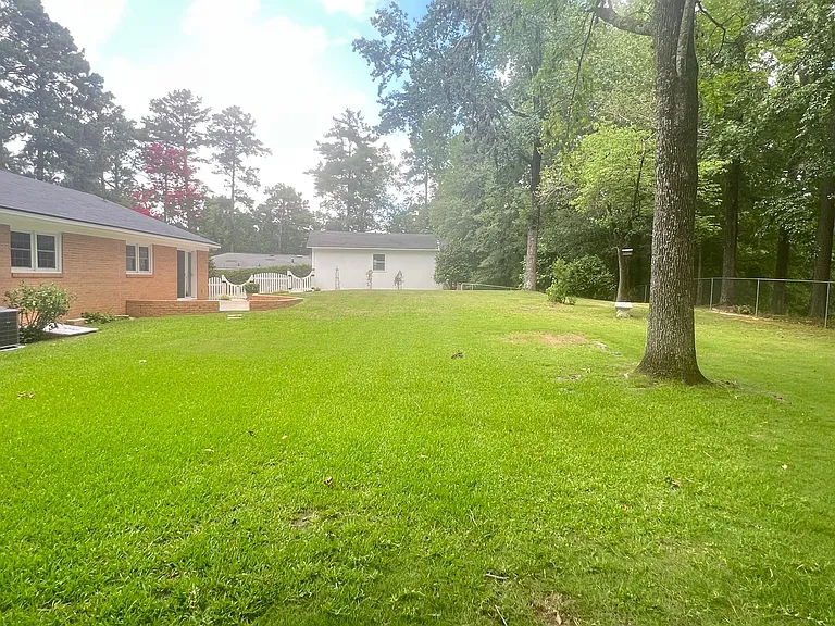 1943 Birchwood Way — Photo 55