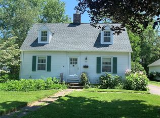 292 Brooklawn Dr, Rochester, NY 14618