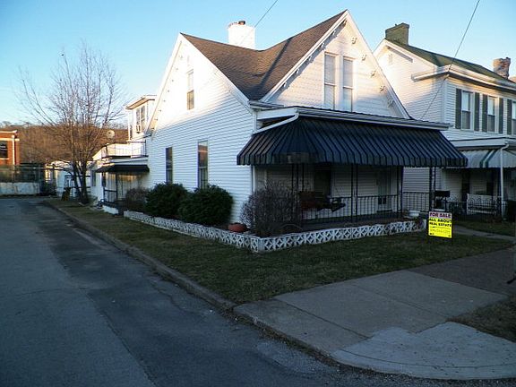 2nd image of 601 E 2nd St