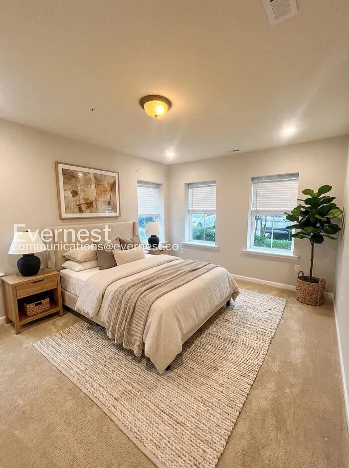 2 bed, 2.0 bath, 1489 sqft, $2,245 — Photo 3