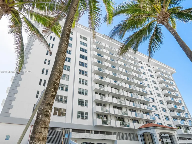 9195 Collins Ave #1103 — Photo 26