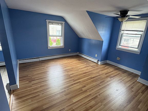 5th image of 95 Old Oak Ave #2