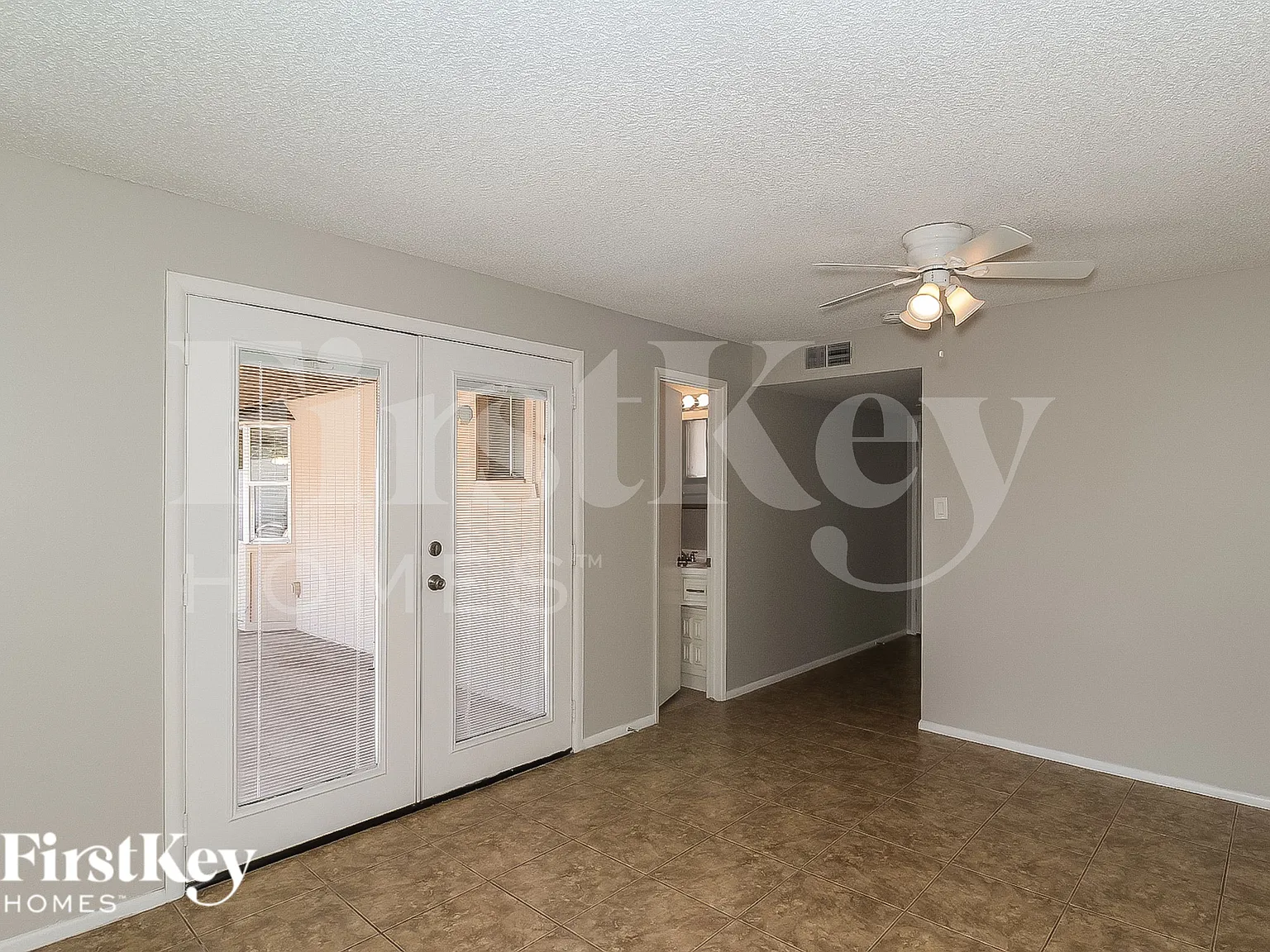 3 bed, 2.0 bath, 1676 sqft, $2,125 — Photo 4