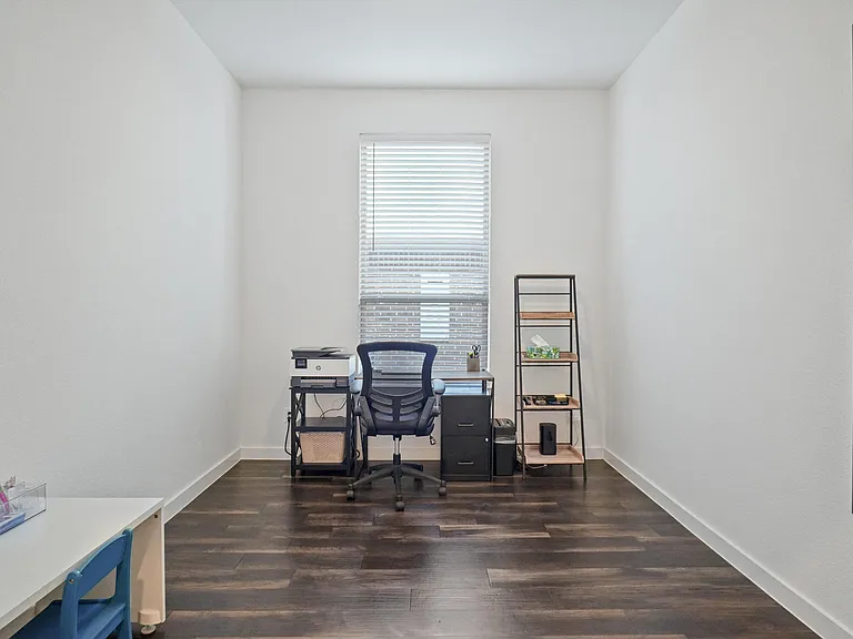 525 Overton Ave — Photo 17