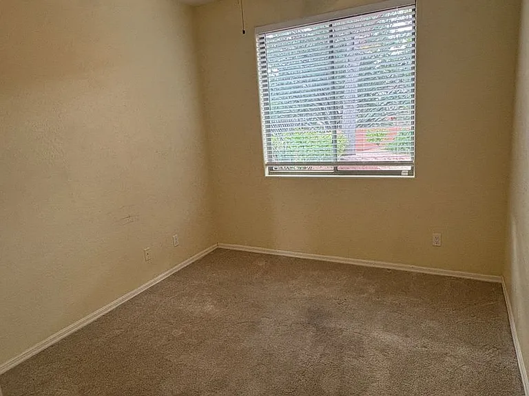 110 E Bighorn Ct — Photo 15