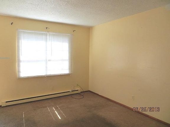 3rd image of 912 Harbour North Dr