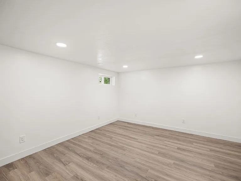 2624 W 8th Ave — Photo 4