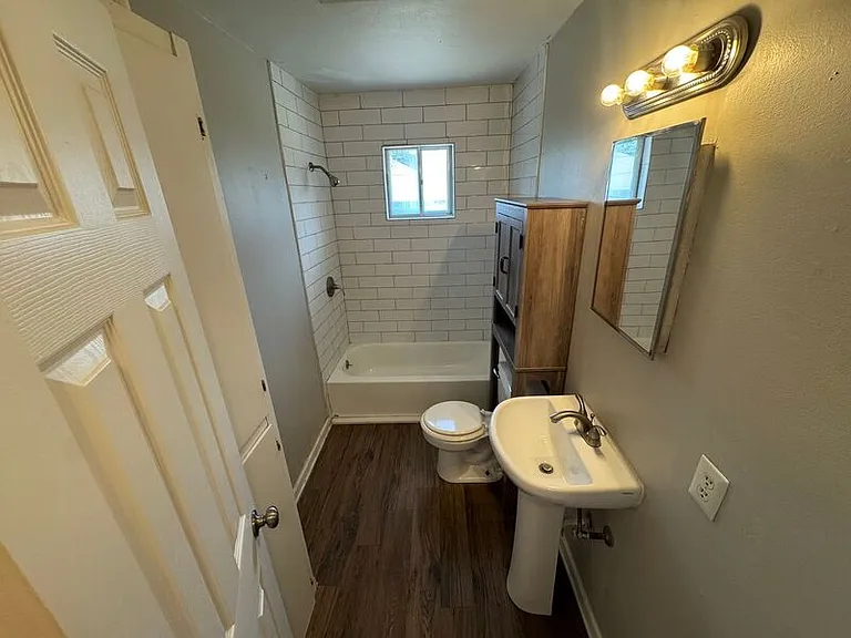 2929 E University St #5 — Photo 7