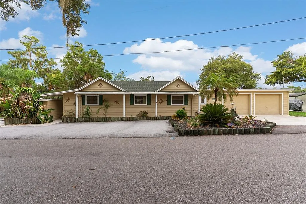 3 bed, 2.5 bath, 1683 sqft, $2,800 — Photo 1