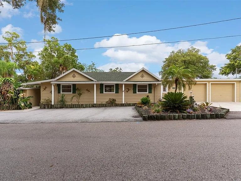 10519 Bridgewood Dr — Photo 1