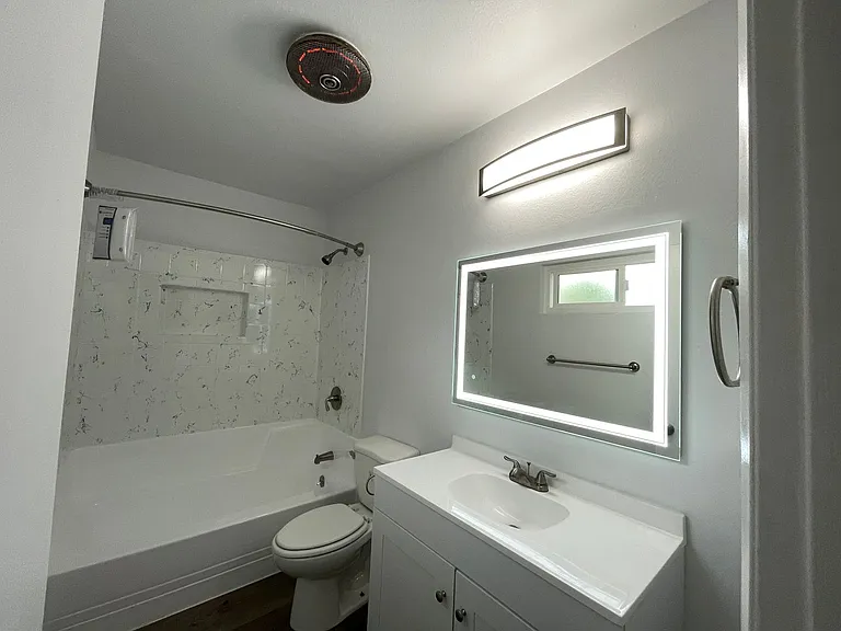 20317 Saticoy St — Photo 28