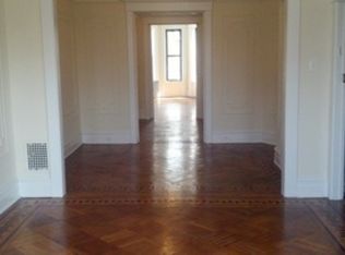 525 Bay Ridge Pkwy, Brooklyn, NY 11209