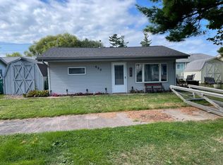 630 W Houghton Lake Dr, Prudenville, MI 48651