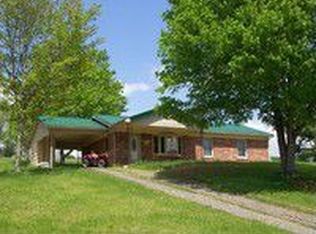 130 McGrady Cir, Hillsville, VA 24343