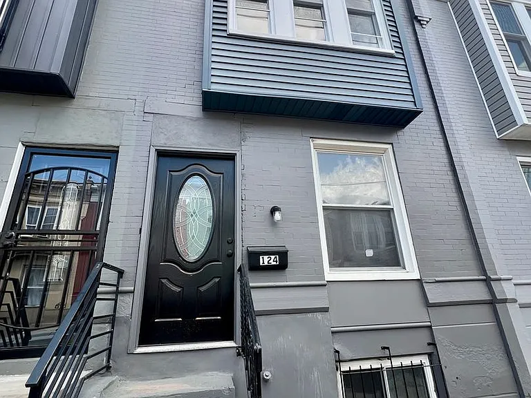 124 E Wishart St — Photo 2
