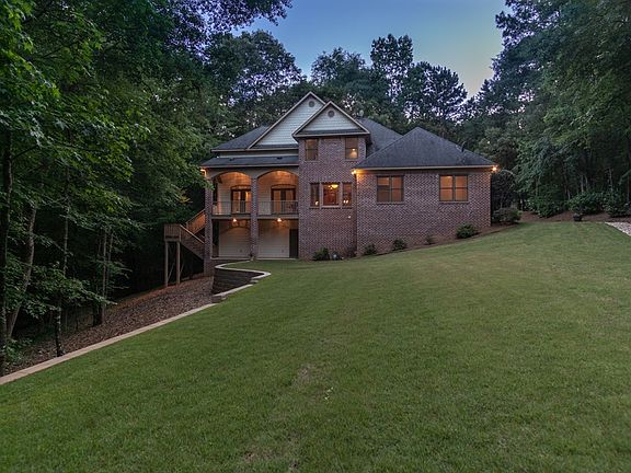 3rd image of 1401 Grist Mill Dr