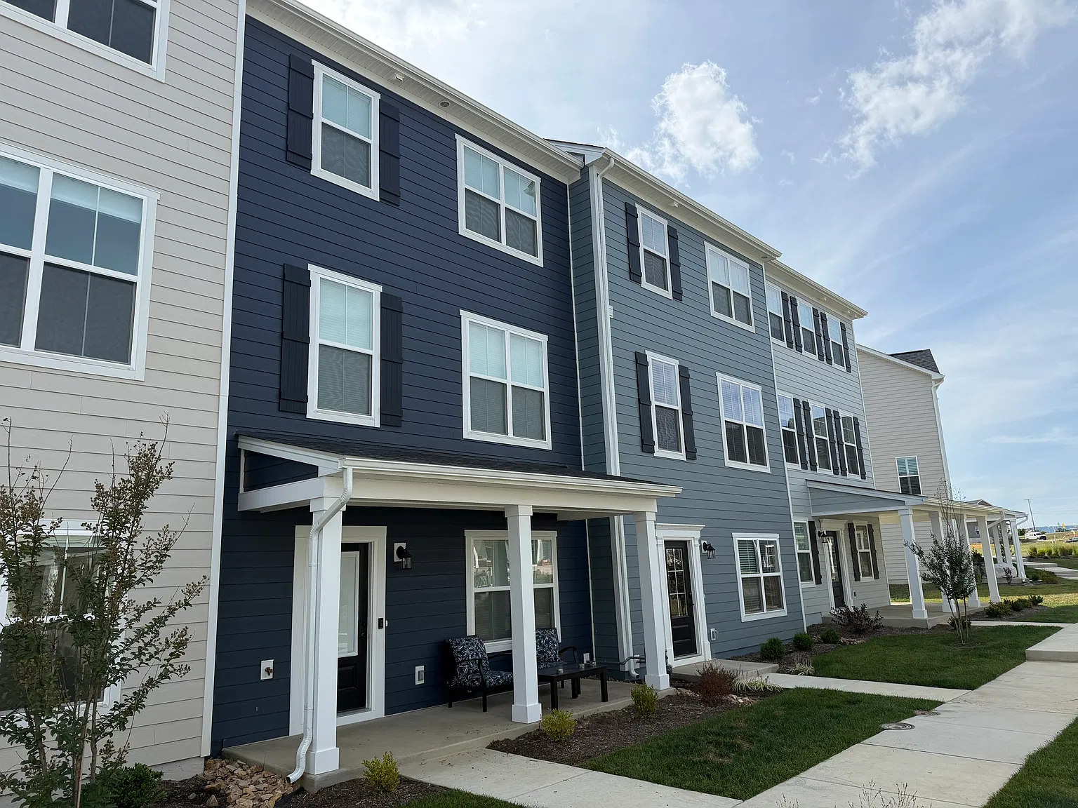 4 bed, 2100 sqft, $2,700 — Photo 1