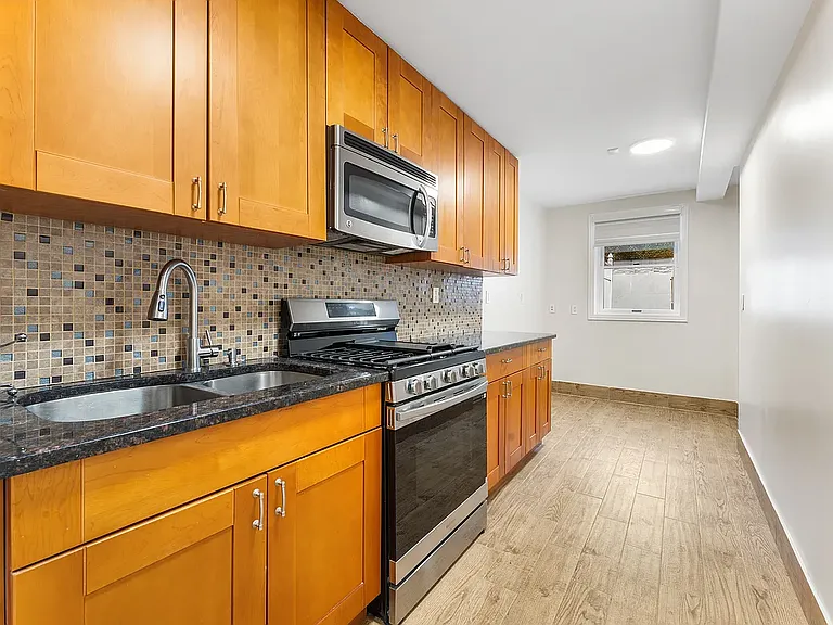149 Pembroke St #B — Photo 2