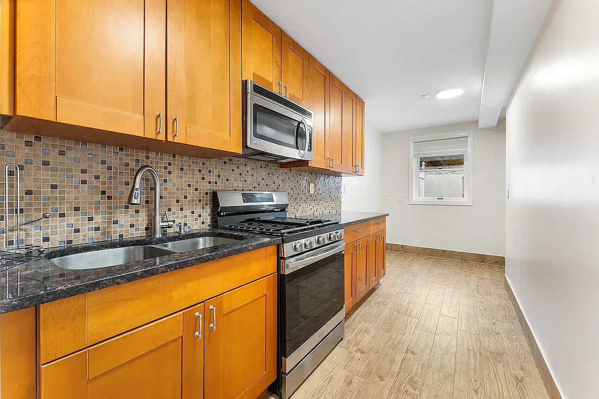 Building Photo - 149 Pembroke St #B