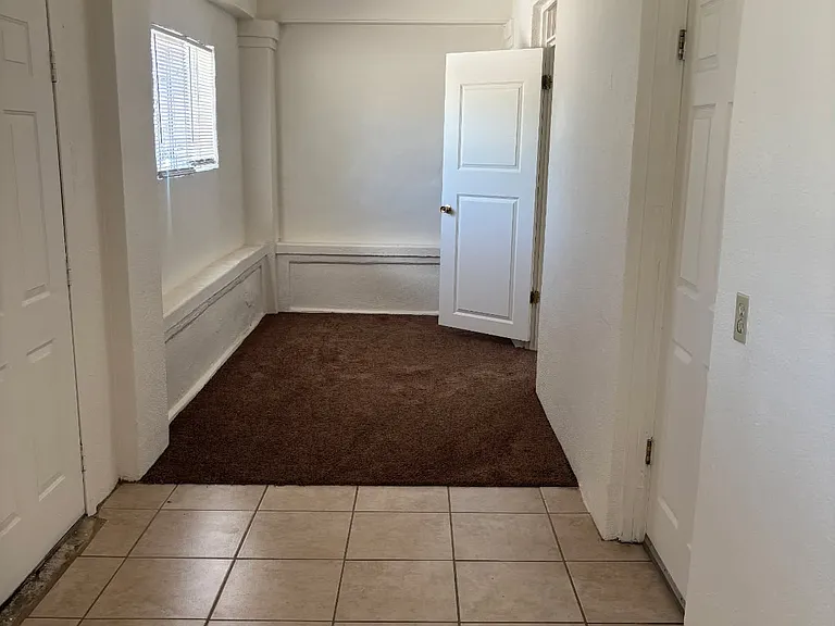 3000 Frankfort Ave — Photo 4