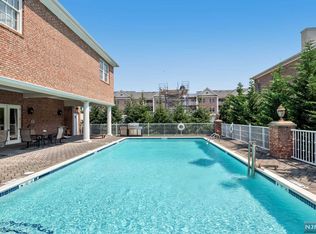 4204 Rio Vista Ln, Northvale, NJ 07647