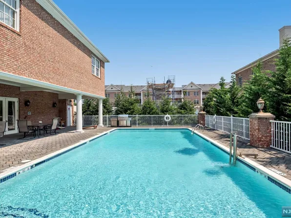 4204 Rio Vista Ln, Northvale, NJ 07647