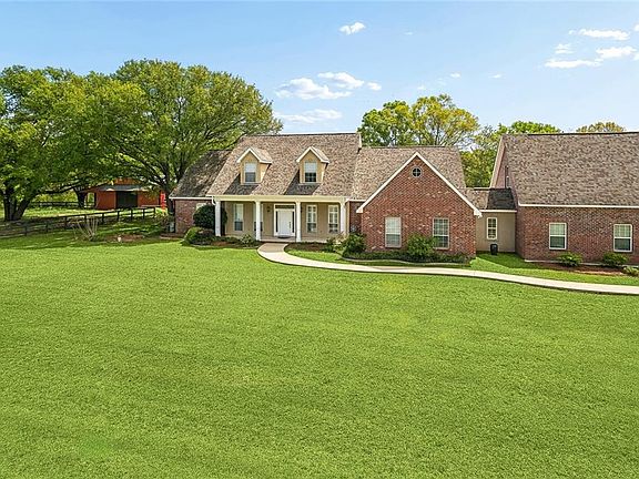 3rd image of 10 Bleu Lake Dr