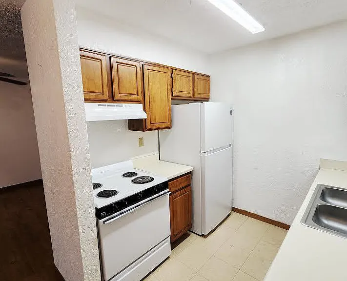 236 Ashwood Dr #C — Photo 10