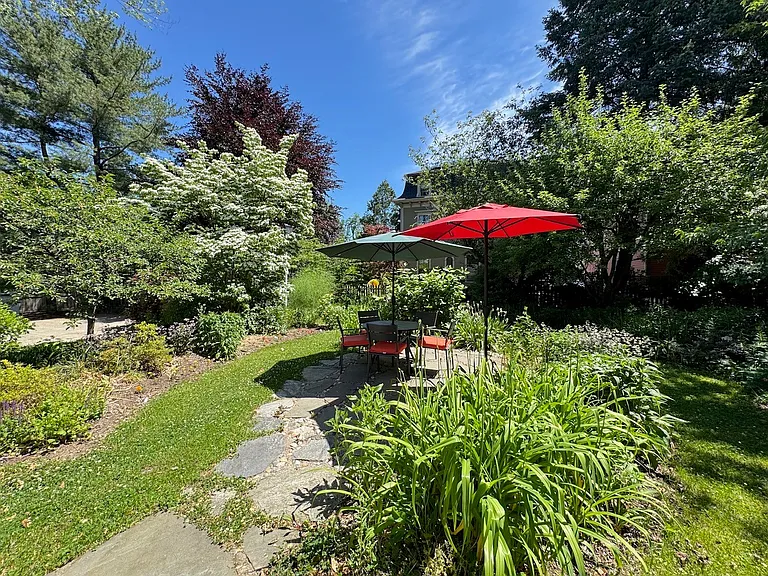 80 Dexter St #1R — Photo 9